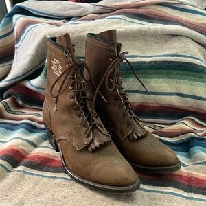 Like new Aztec Laredo fringe lace up boots